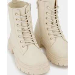 Bottes Style Militaires Avec Fermeturesur Le Côté Et Semelle Crantée -Regatta Magasin a7c915d827af0f36501d70897710b091